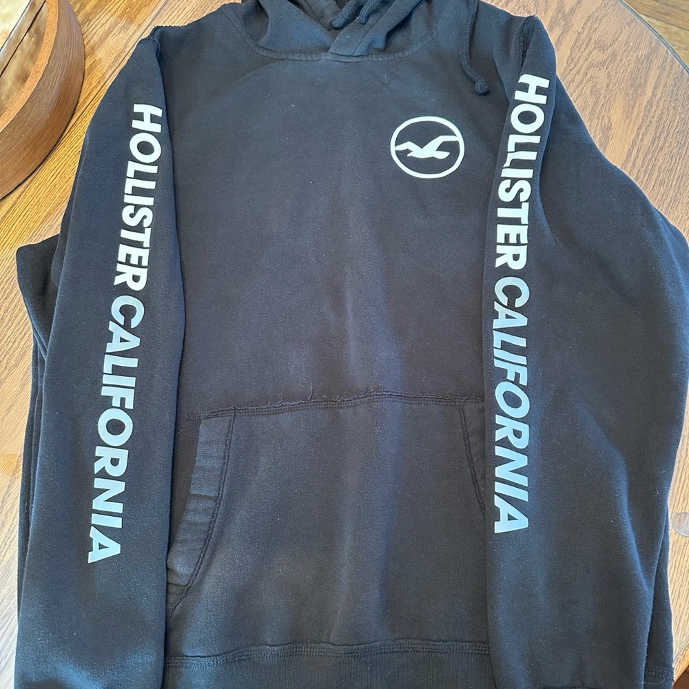 Hollister Men's Black Hoodie